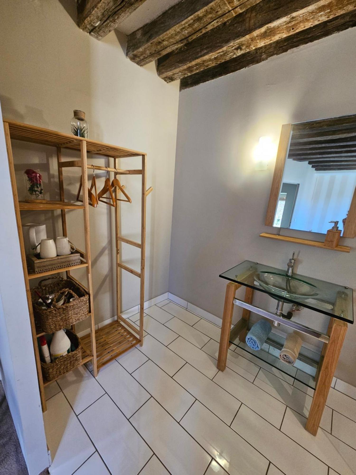 Chambre Avec Salle De Bain Hotel Donzy Bagian luar foto